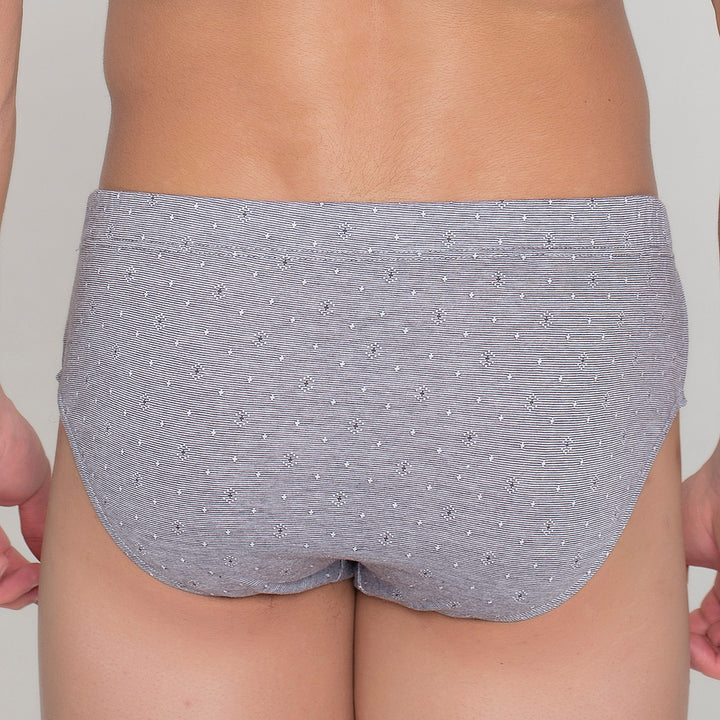 5495b SLIP CERRADO BORDADO PICAS