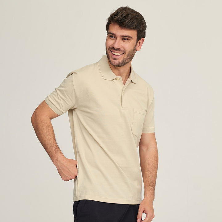 7290 POLO PIQUÉ CON PUÑO Y BOLSILLO. CORTE HOLGADO 482-Crema