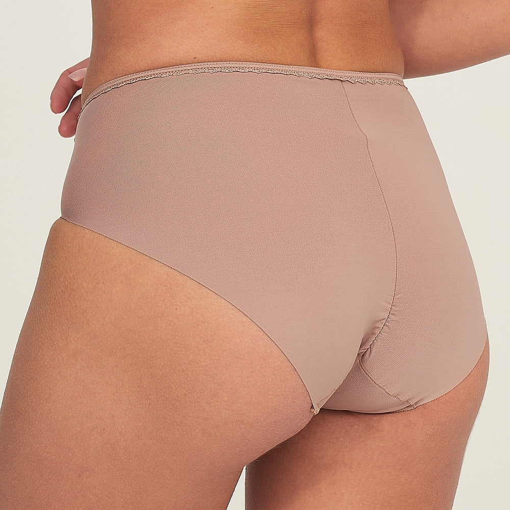 5632 BRAGA NO MARCA. CORTADO AL LÁSER