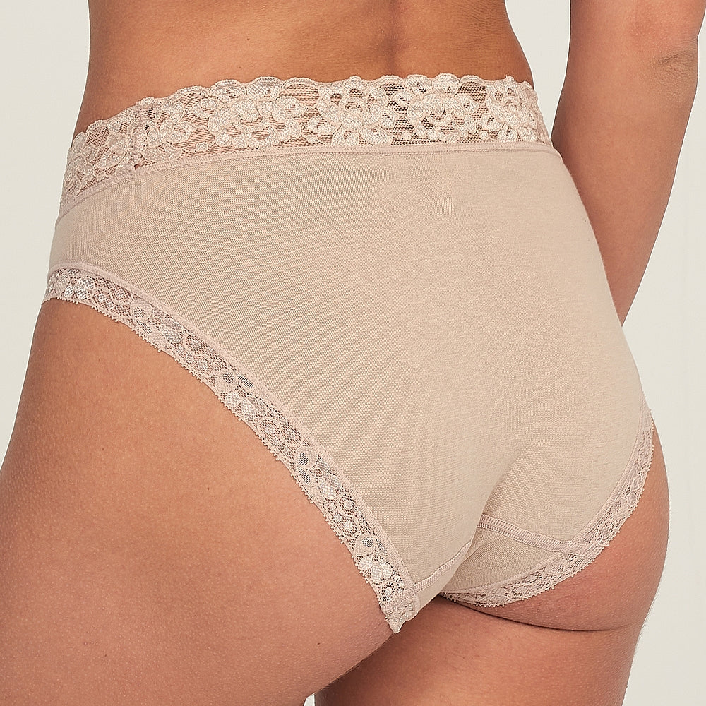 5635 BRAGA CON PUNTILLA EN CINTURA Y PIERNAS SIN COSTURAS