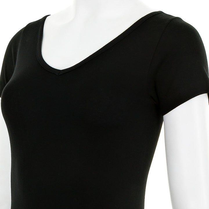 7825 CAMISETA MANGA CORTA CUELLO V DELANTE Y DETRÁS