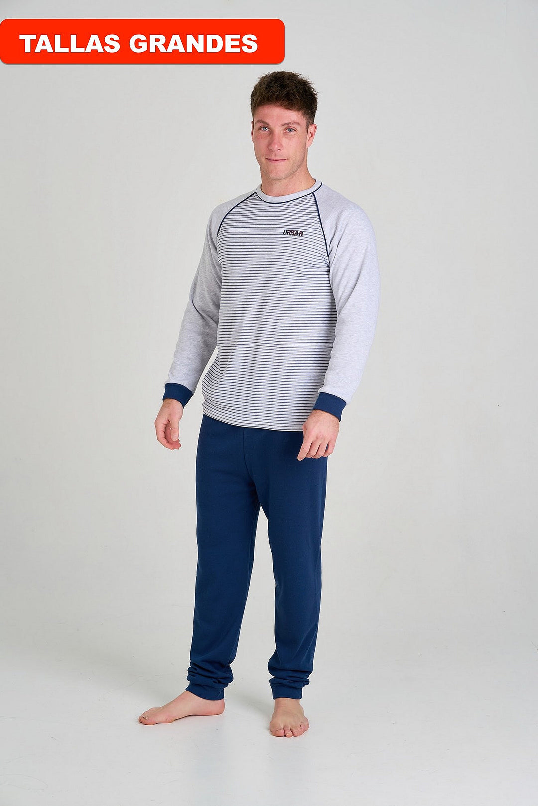 PIJAMA AFELPADO CLÁSICO CON ESTILO DEPORTIVO Único